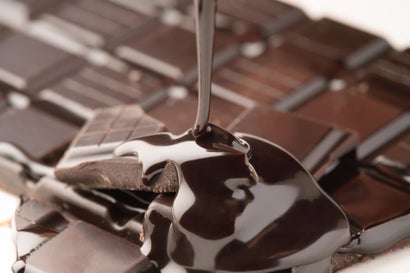 チョコレートが溶ける温度は何度？溶かす方法・保存方法